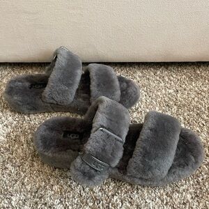 Brand New UGG Women’s Grey Fuzz Yeah Slide-On Sandals